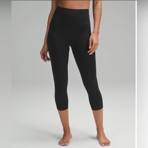 Luluemon Align High Rise Crop  21’ Leggings